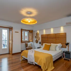 Apartment Superb Overlooking Graca In, Lissabon